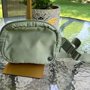 GAIAM-sidekick Fanny pack/chest bag, mint green with Adjustable strap
